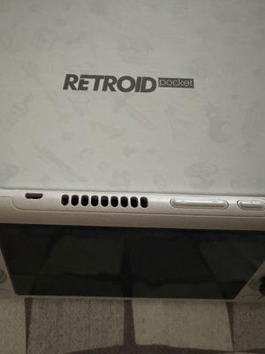 Retroid Pocket 4 Pro handheld console, retro SNES color