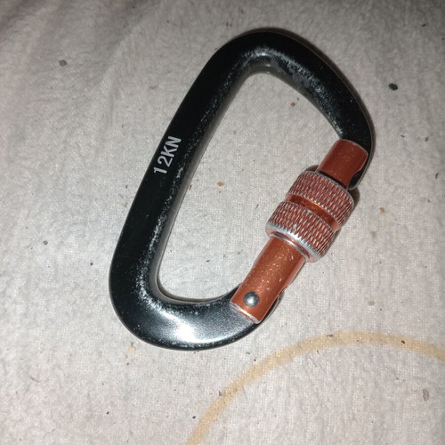 Safety Carabiner with Screw Lock like new, multipurpose