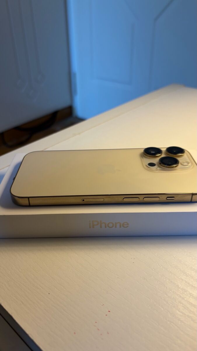 iPhone 14 Pro 256GB gold like new - € 500,00 - Vendora.cy