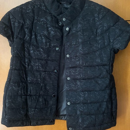Women's short-sleeve jacket with lace like new, black