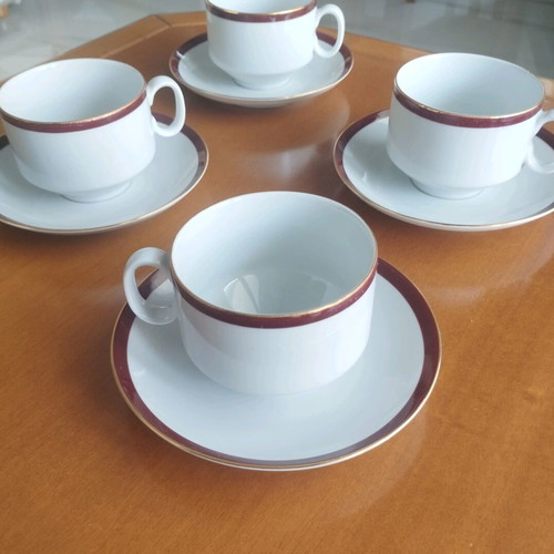 Ionia Bordeaux & Gold set of 4 cups and saucers like new