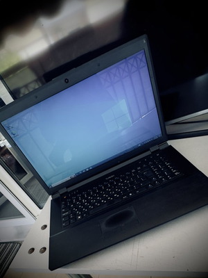 Turbo X laptop σαν καινούργιο, Intel Core i5, 17,3 ίντσες, 8GB RAM, 120GB SSD