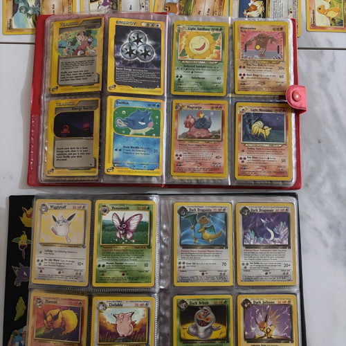 Mega Vintage Pokemon Pack new, 900 cards with albums and deck box