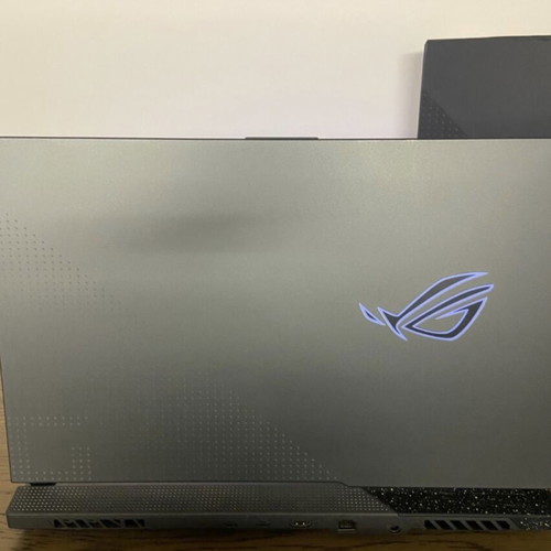 Asus ROG Strix G17 G713RC-HX032W laptop like new, Ryzen 7, RTX 3050, 16GB DDR5, 512GB SSD