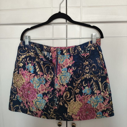 Fullah Sugah skirt like new, mini, blue and pink, size large
