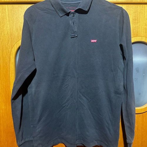 Levi’s long-sleeve polo used, size medium, black