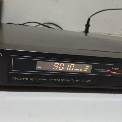 Technics ST 500 AM/FM stereo tuner used in very good condition