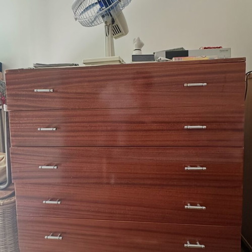 Dark large chest of drawers with 6 drawers