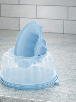 Tupperware Jelly Mold new, blue color 24cm x 8cm