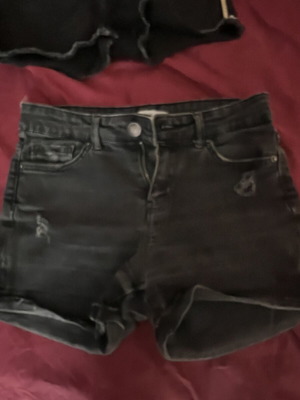 Bershka black denim shorts size 34 like new