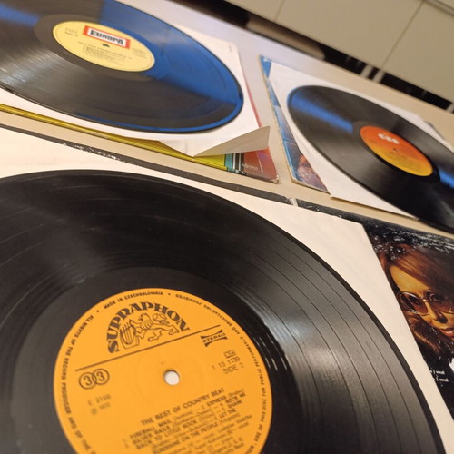 Set of 3 used vinyl records with Tina Charles, Country Beat & Young People Hits