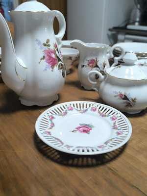 Vintage porcelain tea and coffee set, 26 pieces, pink roses with gold details