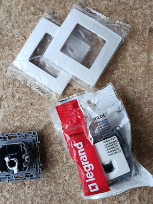 Legrand NILOE RJ 45 Network Sockets White New
