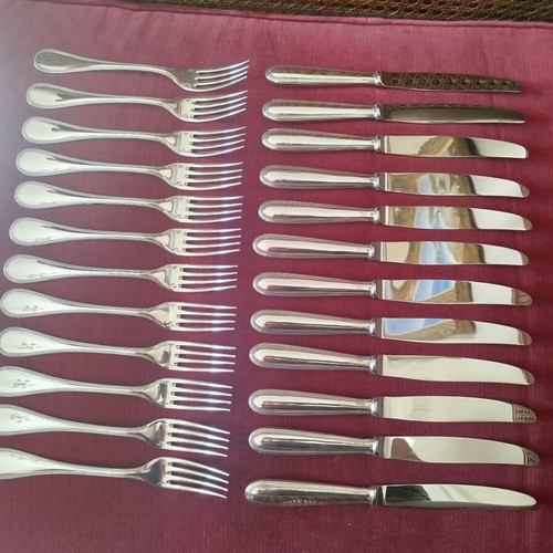 Christofle Perles cutlery set like new, 12 knives and 12 forks