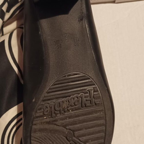 Blondie Black Anatomical Pumps like new, size 39