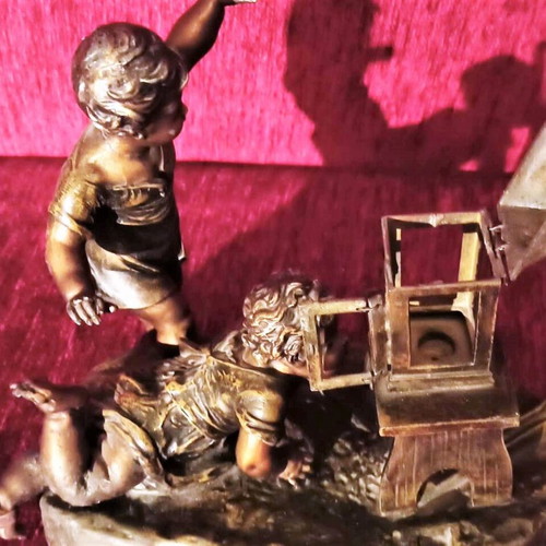 Children with Lantern bronze like new, French antique