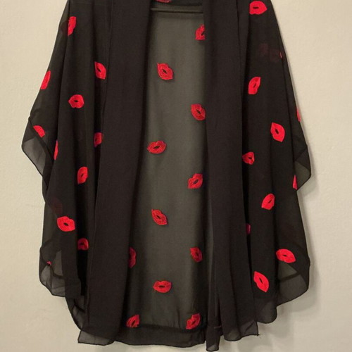 Kimono with Lips One Size like new, black, airy fit
