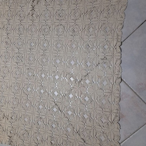 Handmade lace tablecloth beige, like new, 82x82 cm