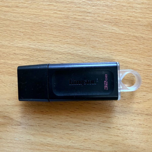 Kingston DataTraveler USB Stick 3.2 32GB like new, black