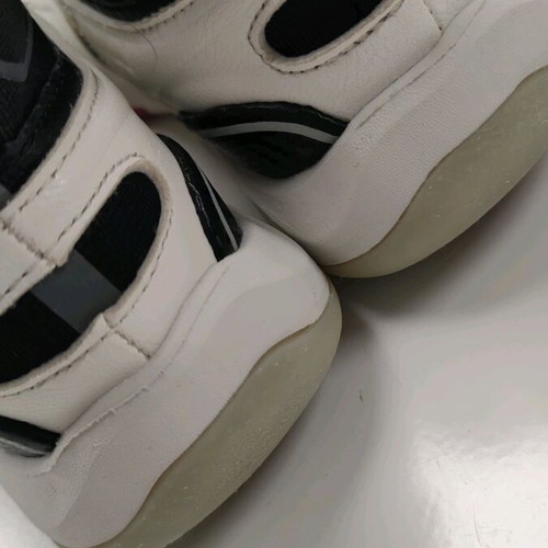 Zara athletic shoe used, size 31, black and white