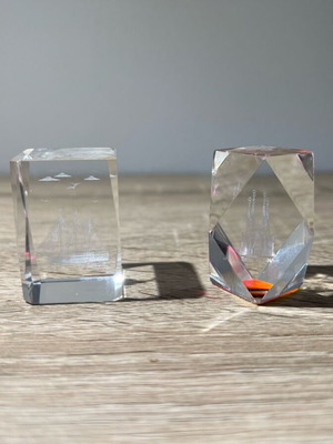 Glass decorations like new, set of 2 pieces
