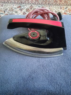 Vintage Soviet Electric Iron UT1000-1.2 used with adapter