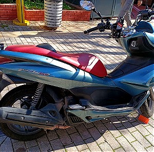 Honda PCX 150 2012 scooter