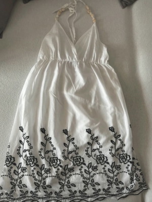 Julia Bergovich summer dress with embroidered details new, white