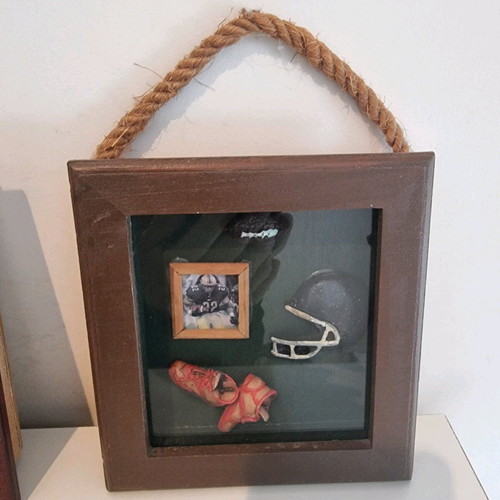 Wooden wall frames with string (3 pieces)