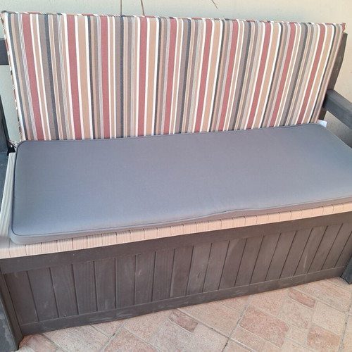 Outdoor bench with storage, like new, cushions included