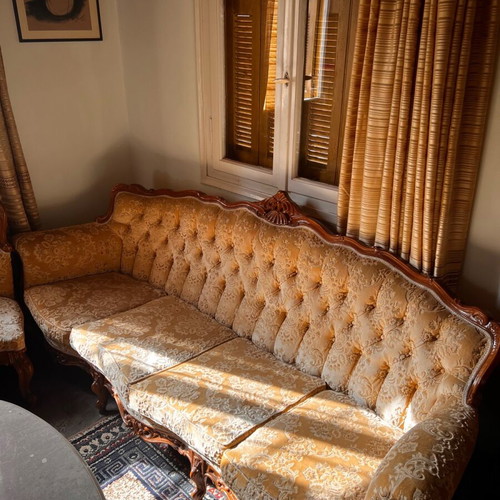 Classic living room set made of beech wood and velvet fabric like new