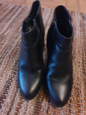 Leather women's ankle boots used black size 37