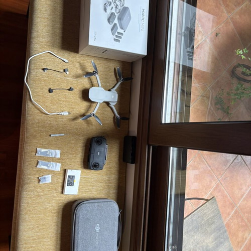 DJI Mavic Mini Fly More Combo like new, complete package
