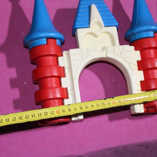 Playmobil plastic tower like new, pack of 9