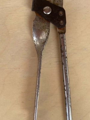 Ανοιχτήρι μπουκαλιών Squire vintage, κατασκευασμένο στην Αγγλία