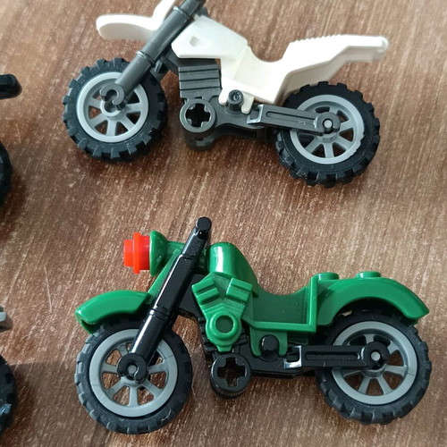 Lego Ninjago motorcycles like new, pack of 4 pieces