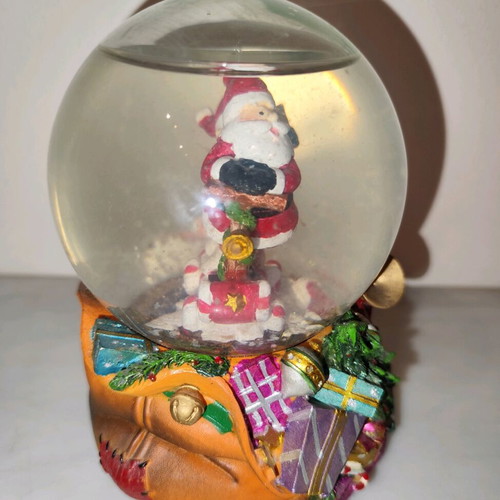 Christmas snow globe vintage used with wind-up music