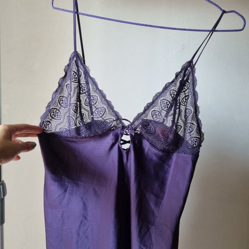 Triumph nightgown like new, size 42, purple