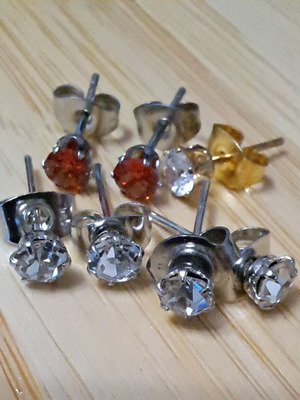 Σετ σκουλαρίκια studs με ζιργκόν σαν καινούργιο, χρυσαφί και ασημί