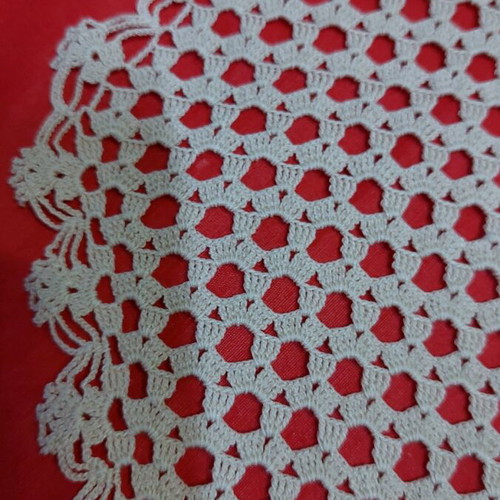 Set of 2 beige crochet doilies and 4 napkins handmade rhombus like new