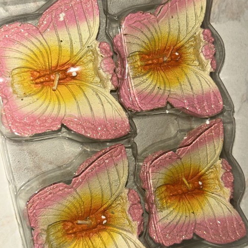 Butterfly candle like new, pack of 4 pieces