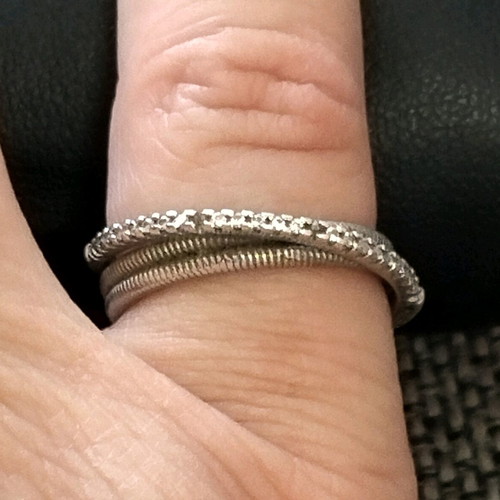 925 ring like new, silver with white zirconia