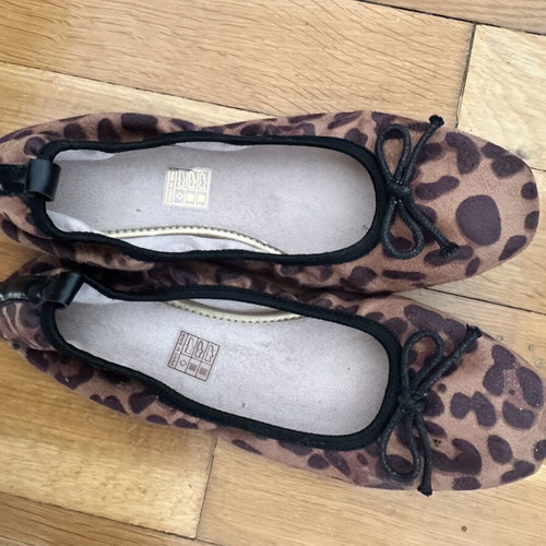 Ballerinas leopard size 38 like new