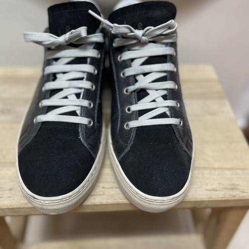 V2 Brand sneakers men's size 44 blue suede and leather like new