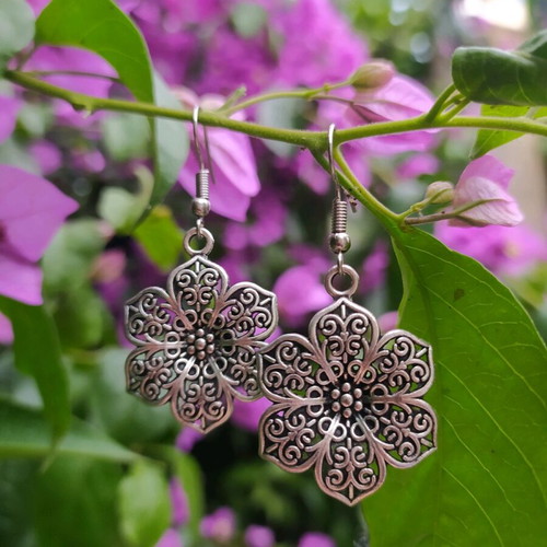 Dangling earrings used