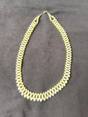 Vintage Mother of Pearl necklace like new with 925 silver clasp