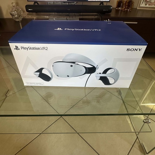 Sony PlayStation VR2 with 2 Sense controllers