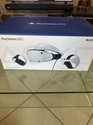 Sony PlayStation VR2 with 2 Sense controllers