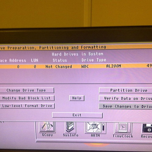 Amiga 1200 complete set like new with 200MB hard drive and accessories