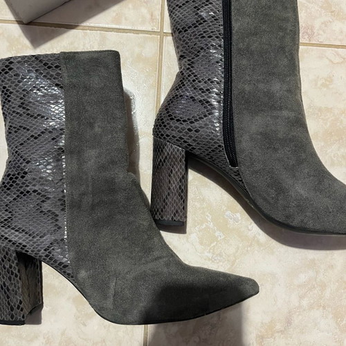 Celebrity ankle boots gray suede and croco used, size 38